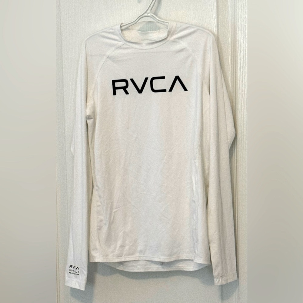 Boys RVCA long sleeve rash guard UVA/UVB size Medium